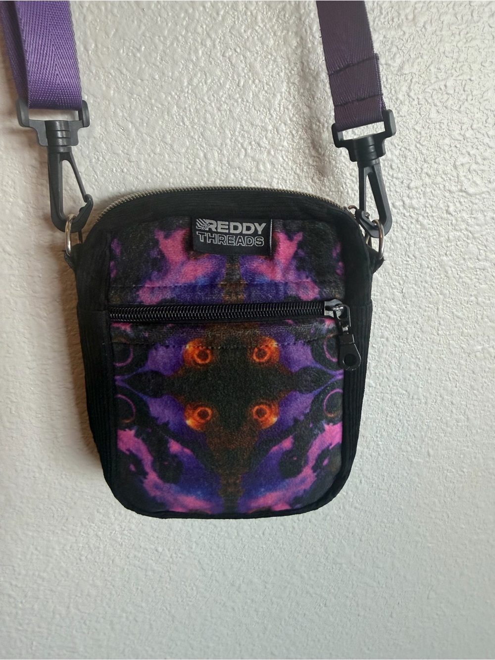 Reddy Threads Crossbody Bag